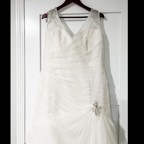 Wedding Gown - Sophia Tolli Ivory Wedding Dress - Picture 9 of 14